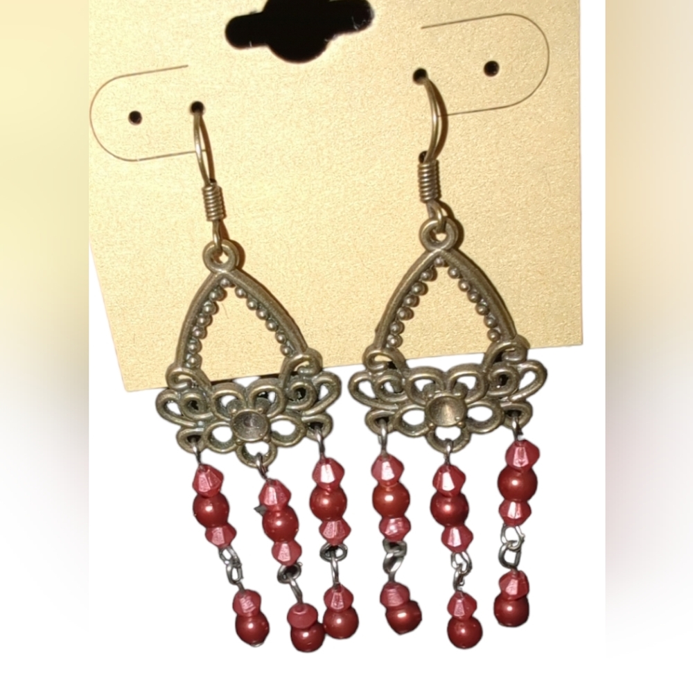 Beaded dangle earrings - Picture 2 of 3
